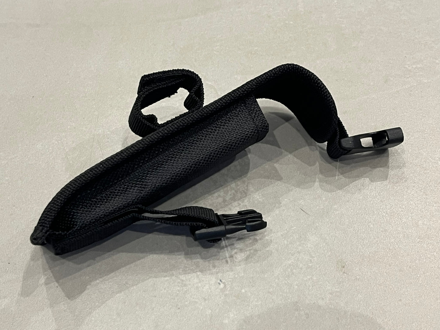 Couteau automatique acier OTF noir et blanc