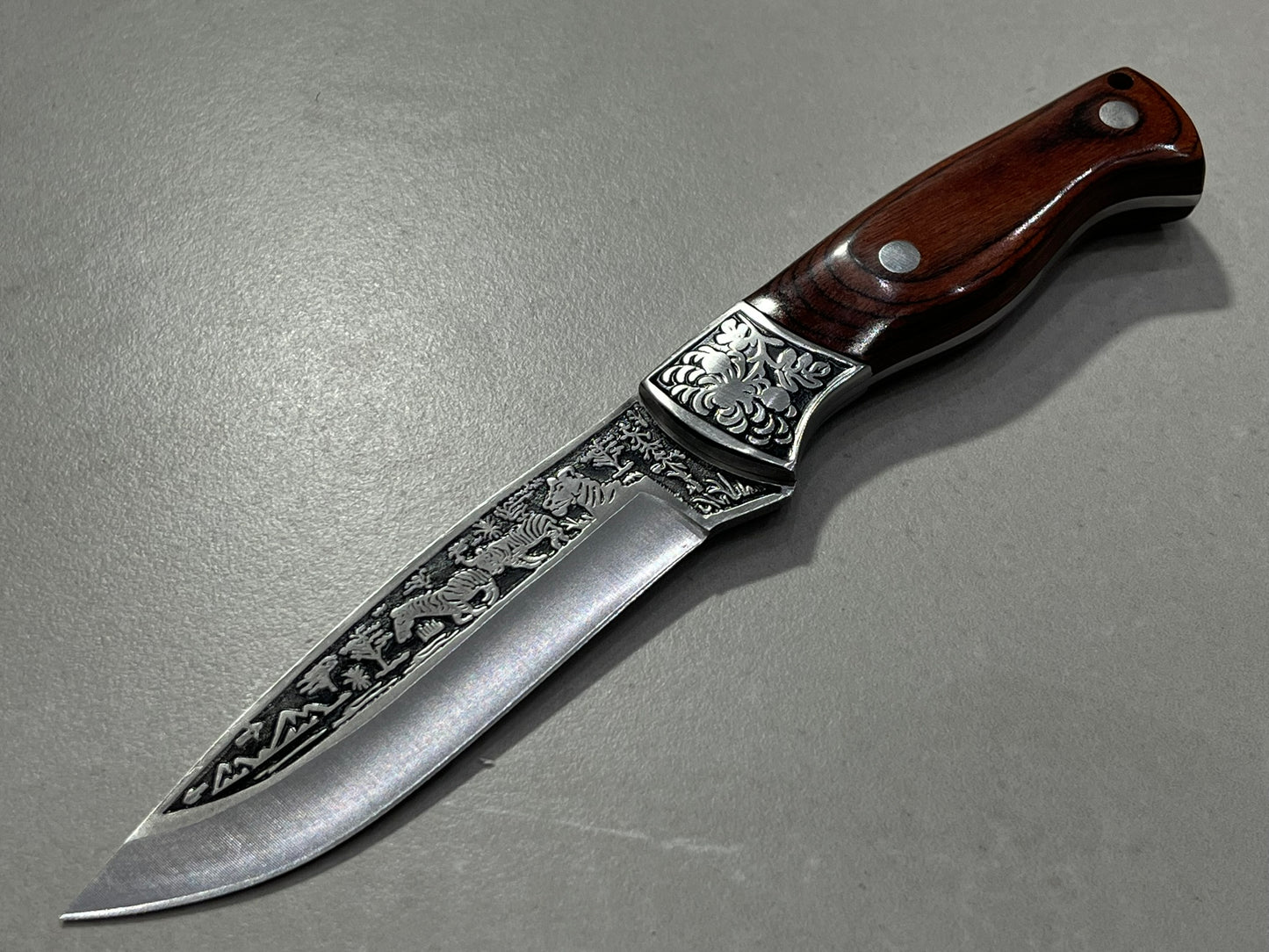 Couteau Russe savane avec étui cuir