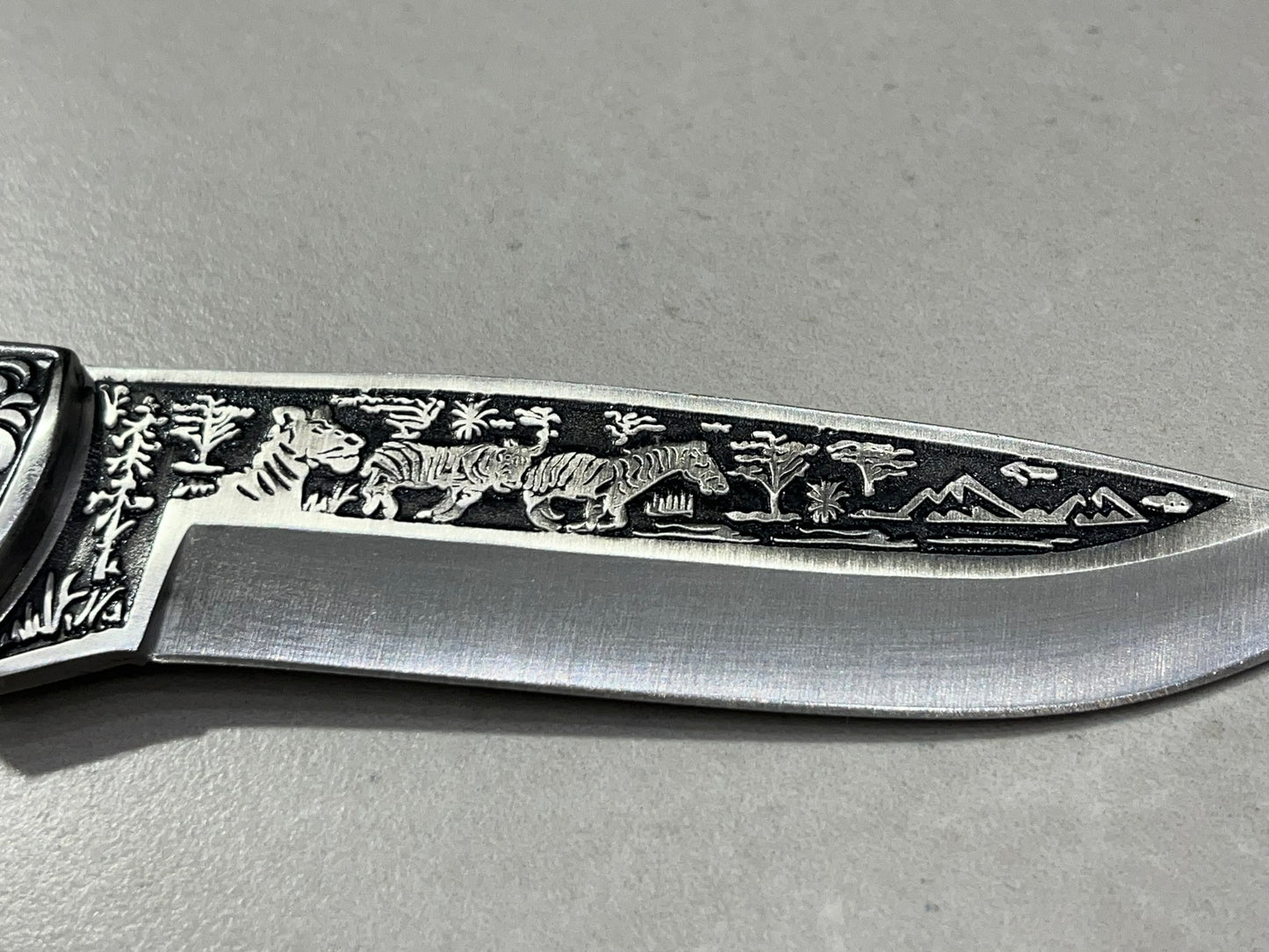 Couteau Russe savane avec étui cuir