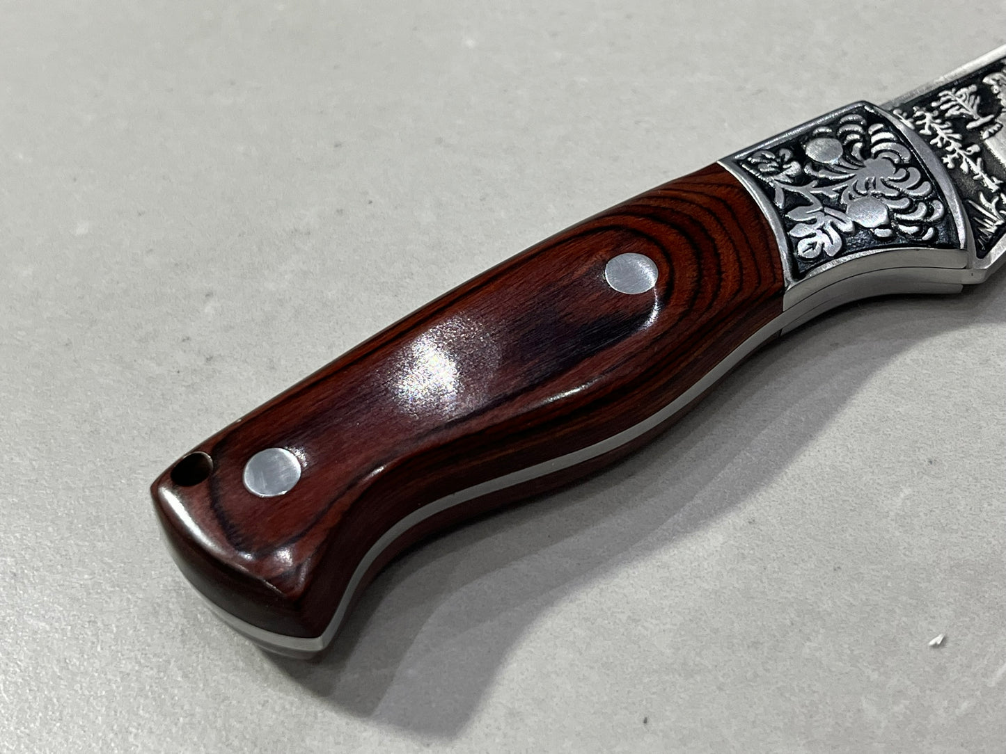 Couteau Russe savane avec étui cuir