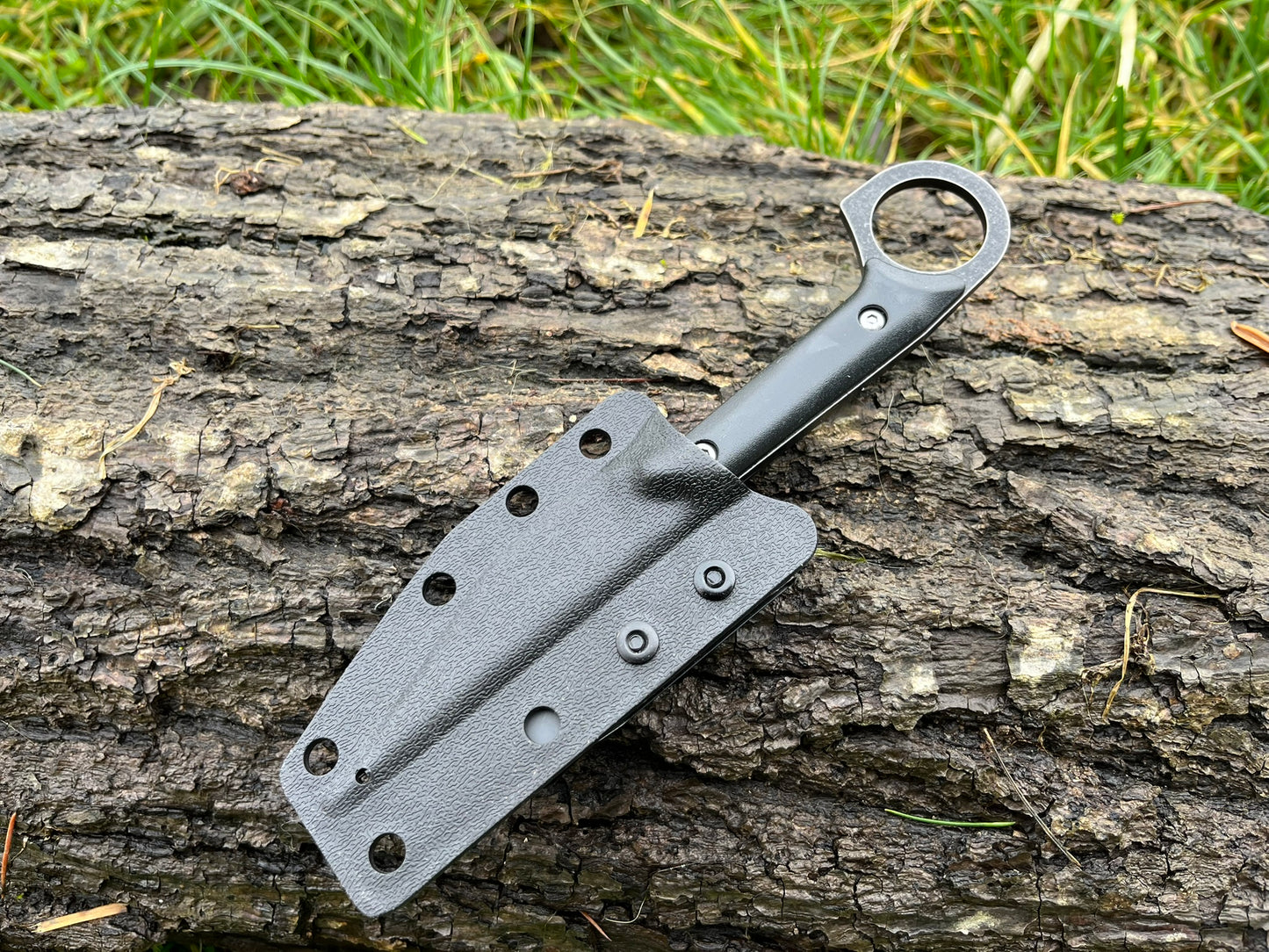 Kunaï Noir 19 cm – Élégance et Polyvalence Tactique