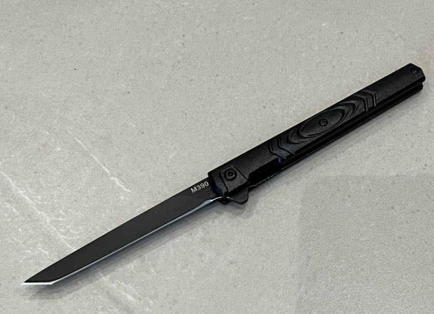 Stiletto M390 noir - Ouverture assistée