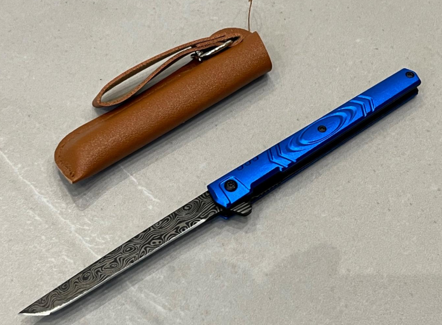 Stiletto M390 bleu - Ouverture assistée