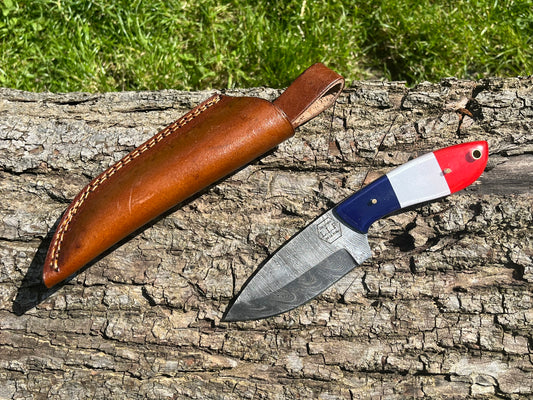 Couteau à depecer/bushcraft damas forgé LLF 20cm édition patriote