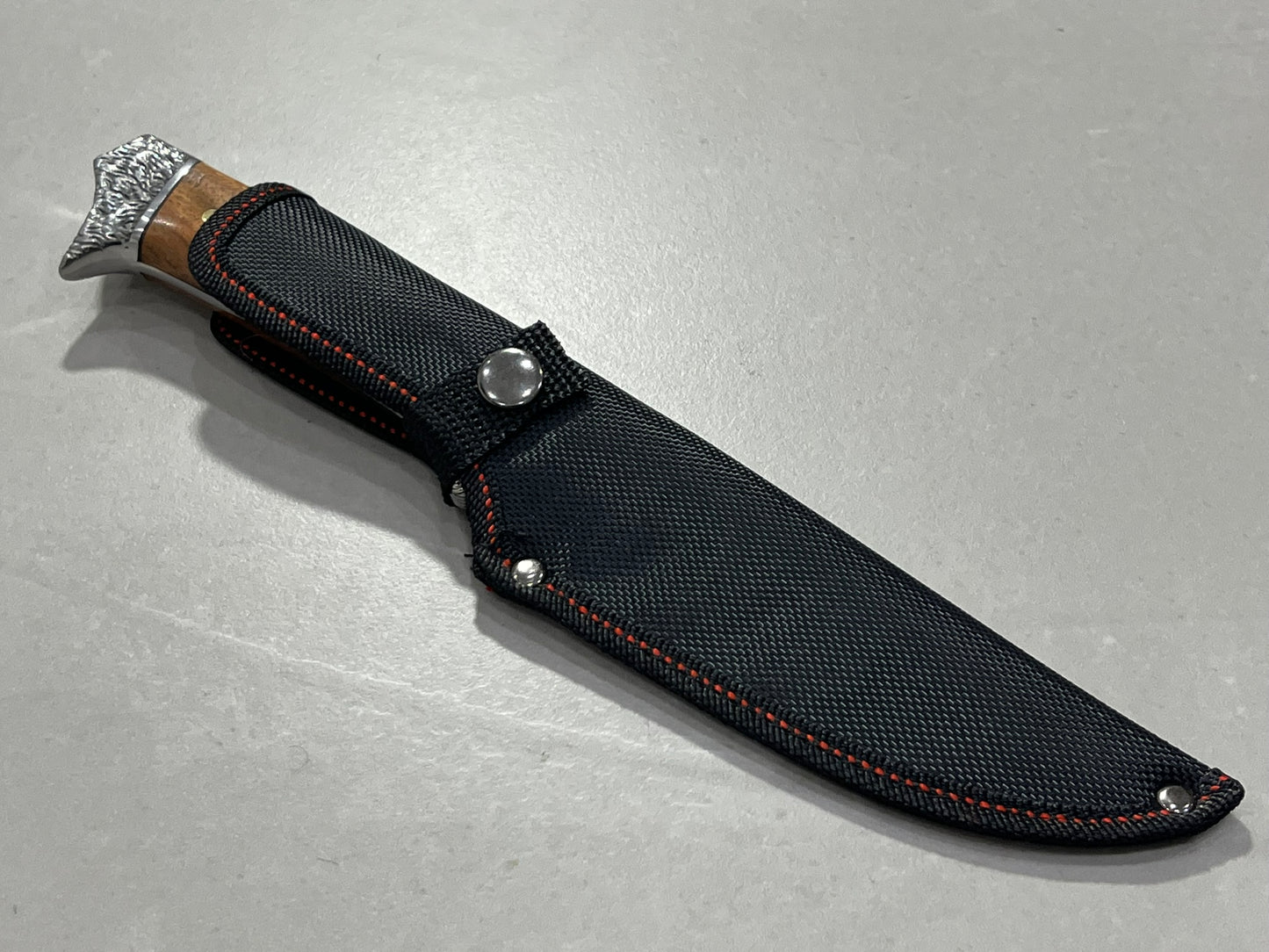 Couteau Russe loup en garde