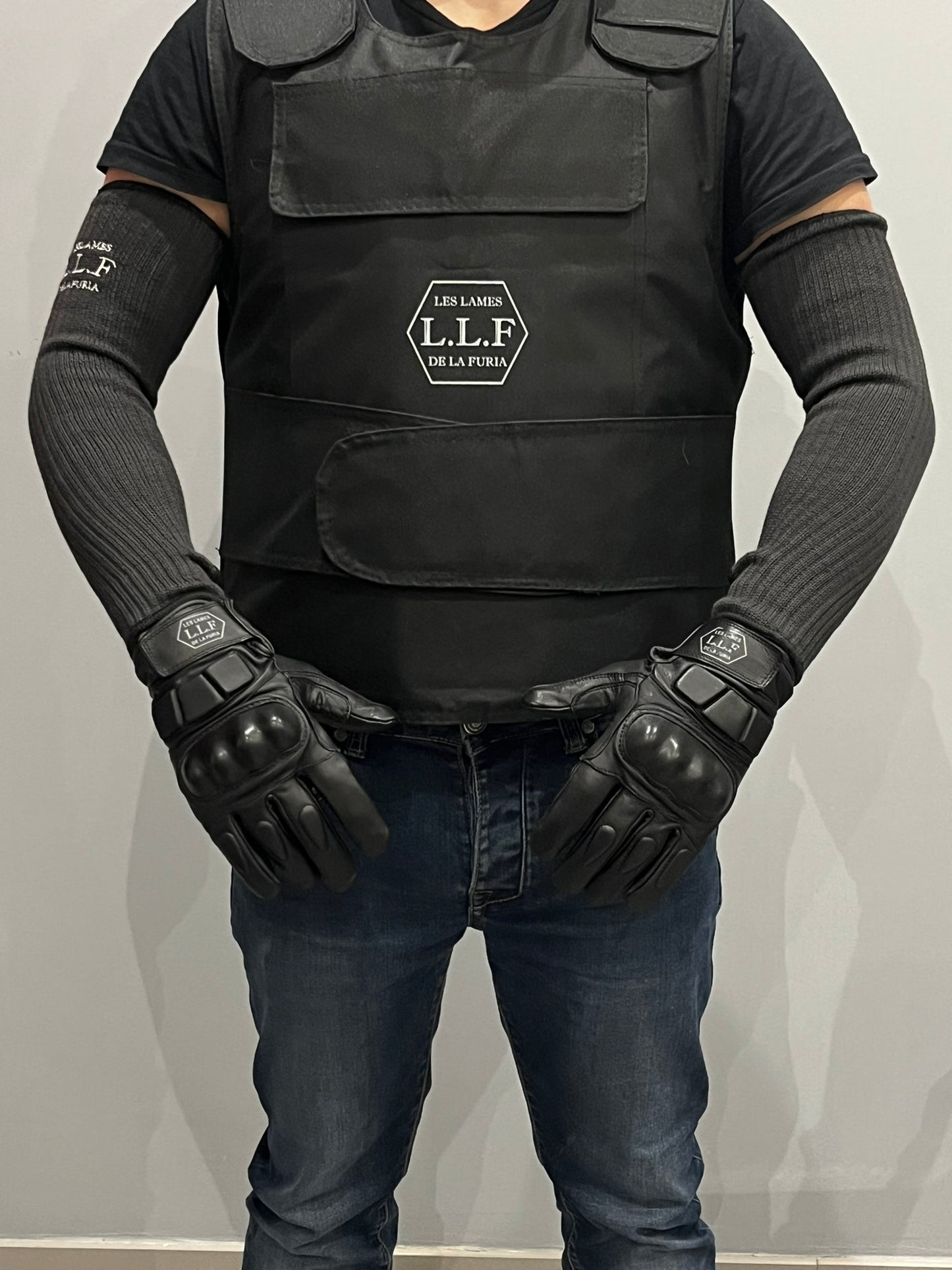 Gilet pare lame/pointe LLF niveau 5 + manchettes niveau 4+ gants tactique EXTREME