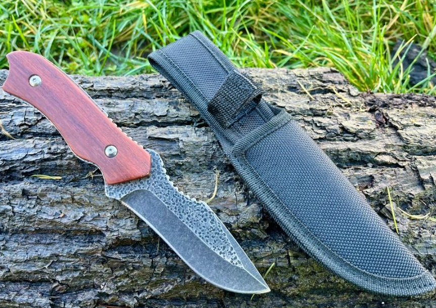Captured_ecran2025-09-17120753 couteau droit 22 cm lame D2 pierre volcanique manche bois de rose full tang etui ceinture