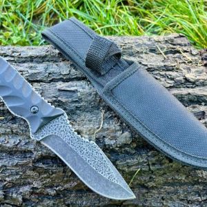 couteau droit 22 cm lame D2 pierre volcanique manche G10 full tang etui ceinture