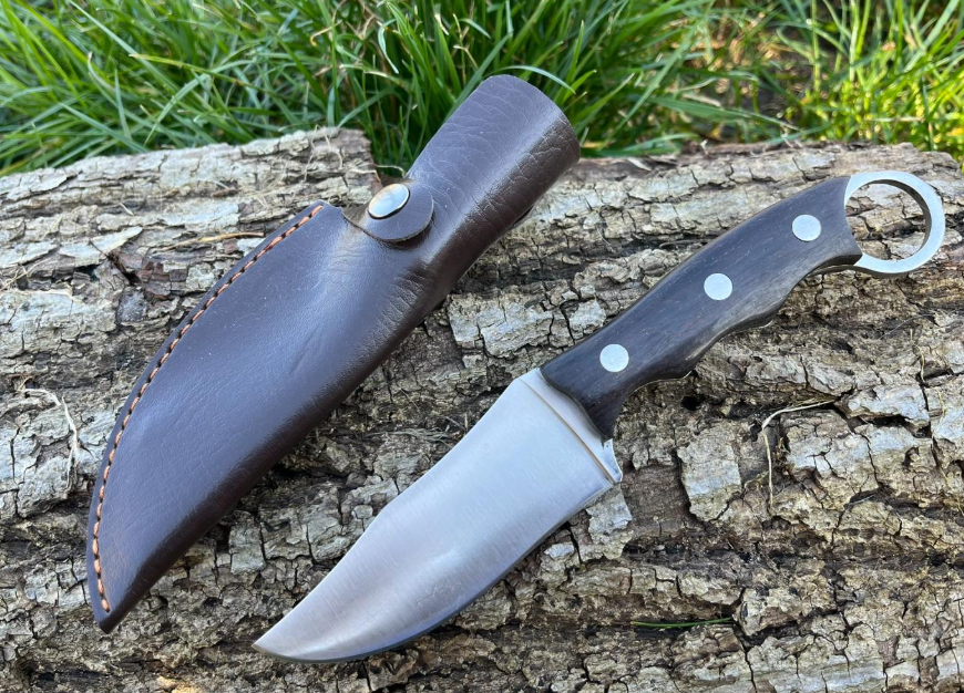 Captured_ecran2025-10-06094906 karambit 21 cm acier 440 full tang manche ergonomique avec anneau et etui cuir