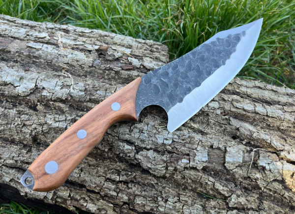 couteau de découpe 30 cm lame martelée noire full tang