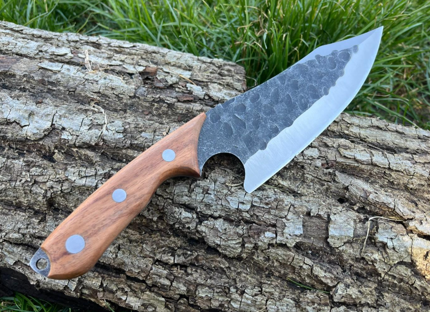 couteau de découpe 30 cm lame martelée noire full tang