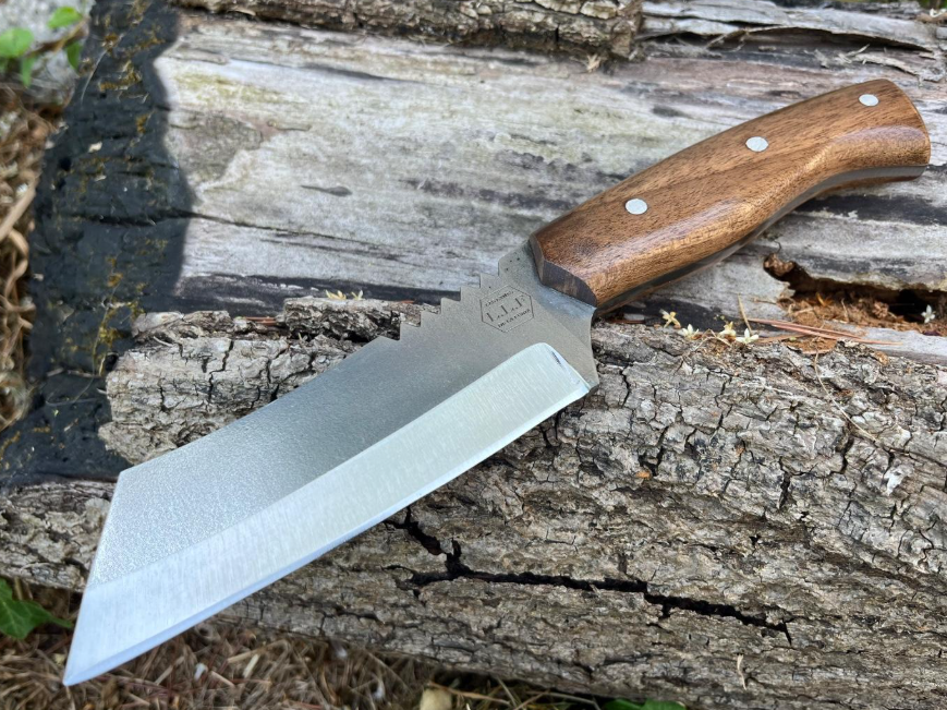 Captured_ecran2025-10-10195233 Couteau 23cm lame scramasaxe court nordique forgé LLF série chasse