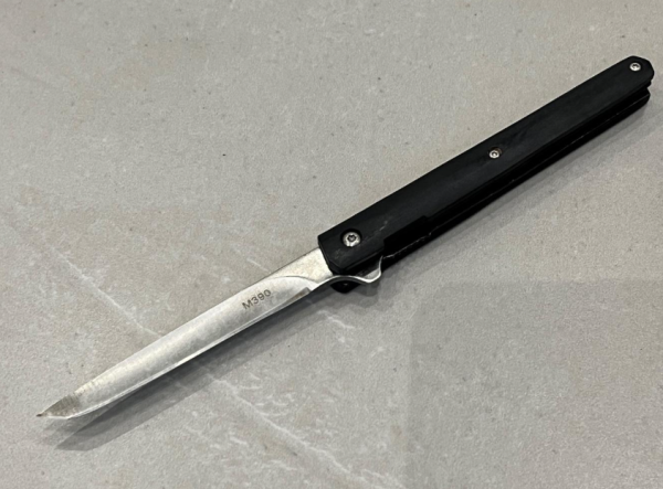 Stiletto M390 manche bois noir - Ouverture assistée