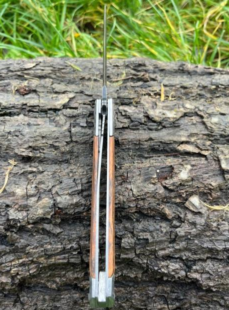 Couteau à Ouverture Assistée acier M390 Type Stiletto bois de rose- Lame Tanto
