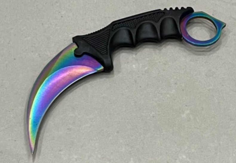 Captured_ecran2025-10-13152324 Karambit lame polychrome
