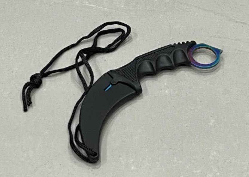 Captured_ecran2025-10-13152410 Karambit lame polychrome