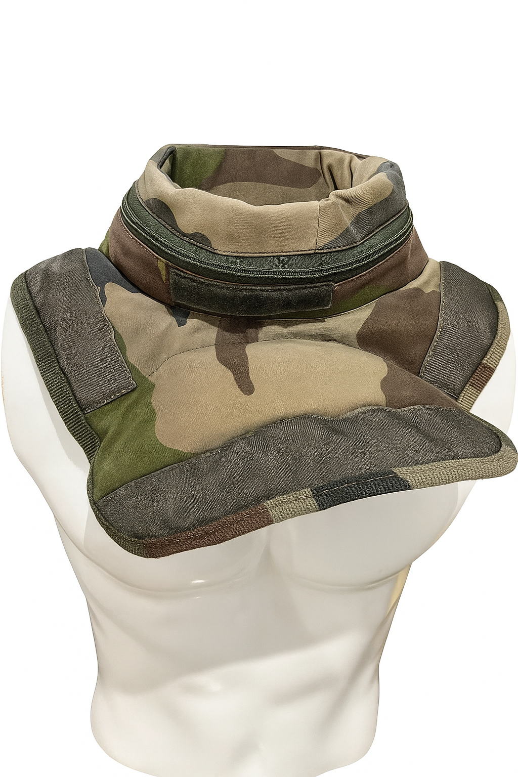 ChatGPTImage7nov.2025_16_20_44 Tour de cou / spalière de protection NIJ3A camouflage