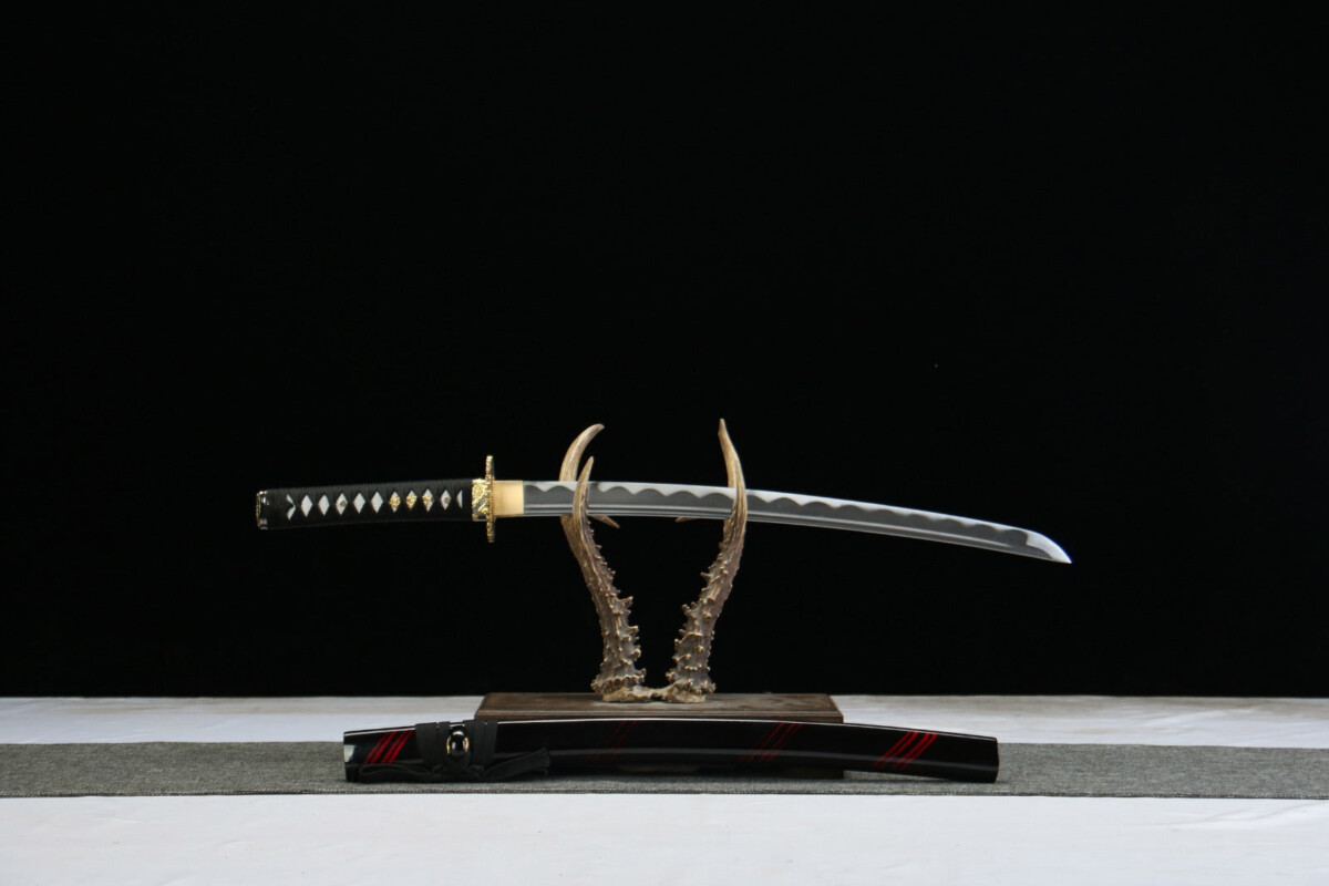 IMG-20251114-WA0021 Katana acier 1045 80 cm – compact et élégant