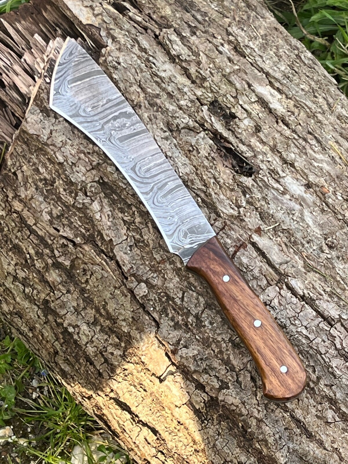 IMG_0354 couteau machette damas forgé LLF 33cm manche bois de rose full tang étui cuir vue principale