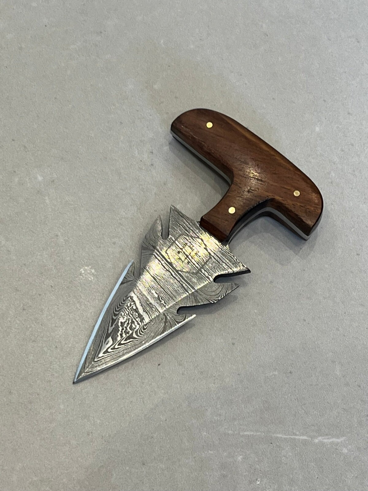push dagger LLF damas haut carbone 16 cm motif twist manche bois de rose etui cuir