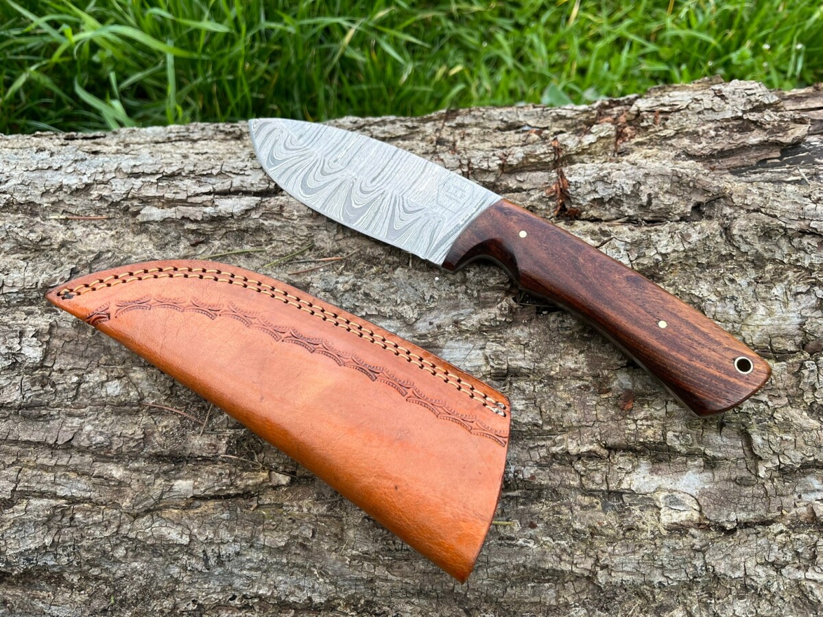 couteau bushcraft LLF 24,5cm damas manche bois de rose étui cuir vue principale