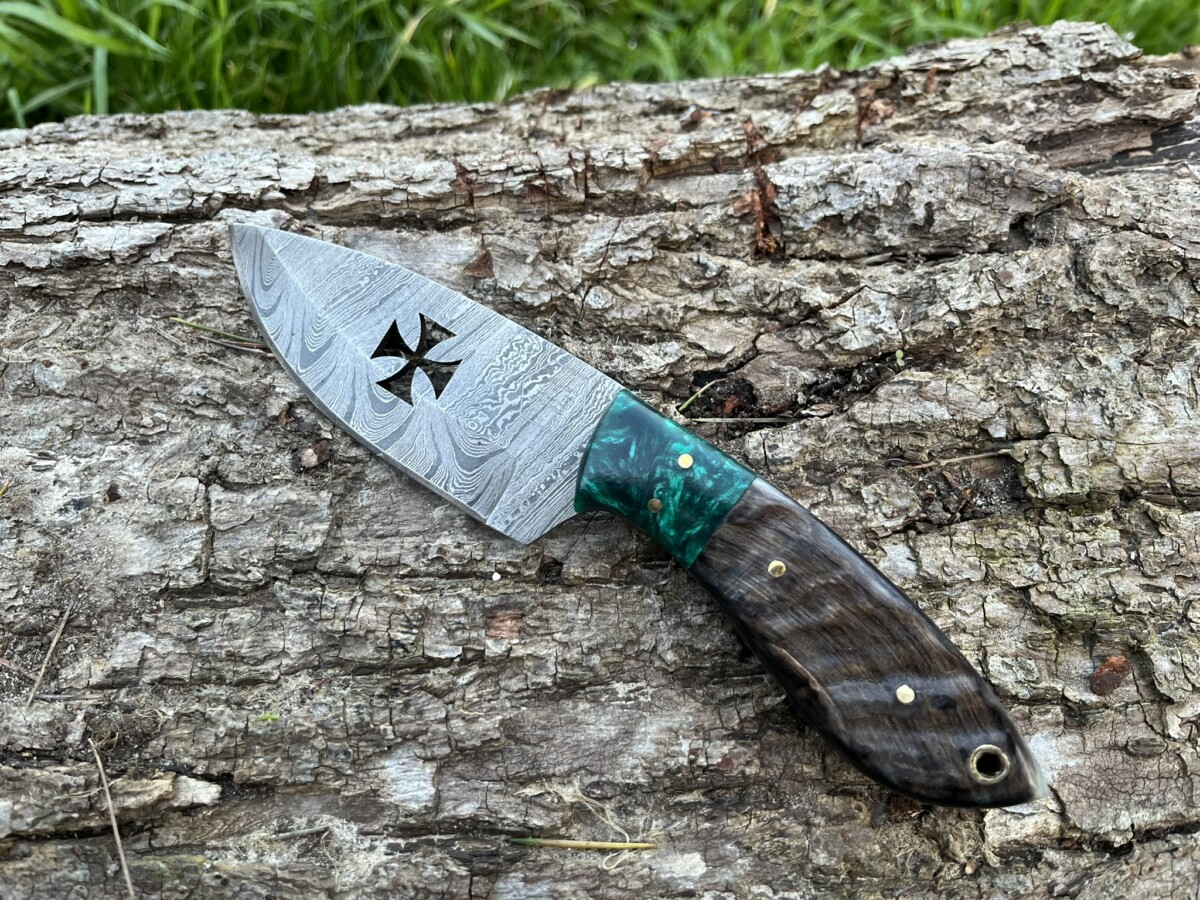IMG_0629 Couteau patrimoine TEMPLIER damas forgé LLF corne de bélier 20cm