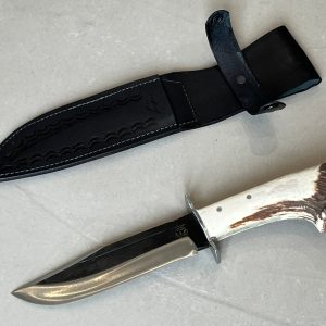 gros couteau bowie forgé LLF 34cm acier 5160 lame noire 6mm manche bois de cerf étui cuir vue principale