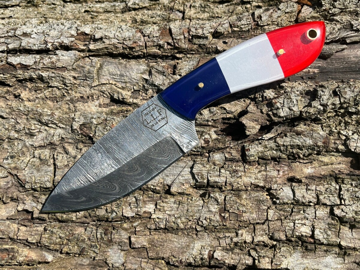 couteau à dépecer bushcraft damas forgé LLF 20 cm édition patriote