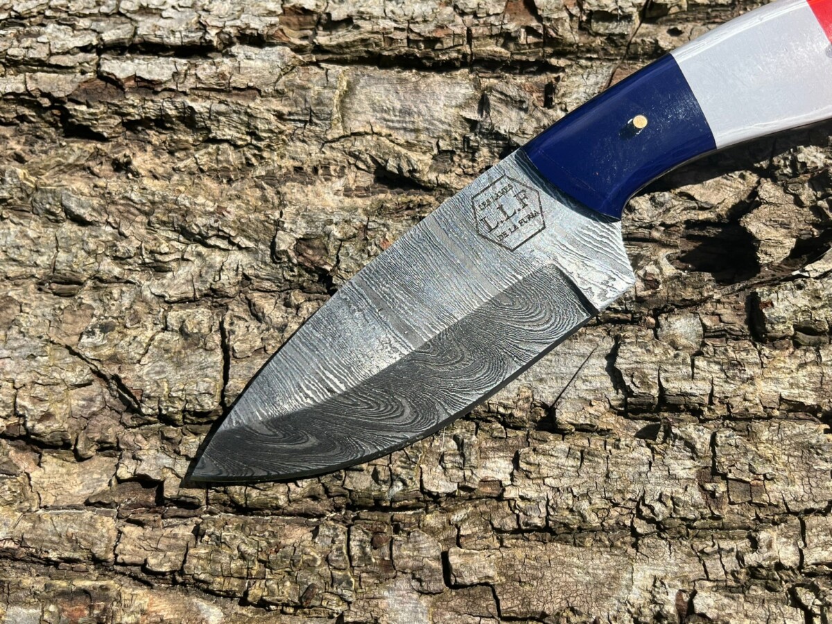 couteau à dépecer bushcraft damas forgé LLF 20 cm édition patriote