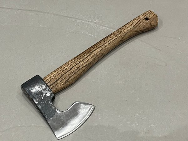 IMG_2690 hache viking acier 1055 brut manche hetre 39 cm