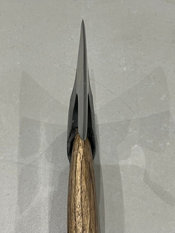 IMG_2693 hache viking acier 1055 brut manche hetre 39 cm