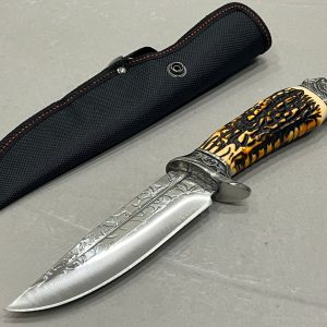 couteau loup russe manche corne acier 420HC lame gravée étui nylon LLF vue principale