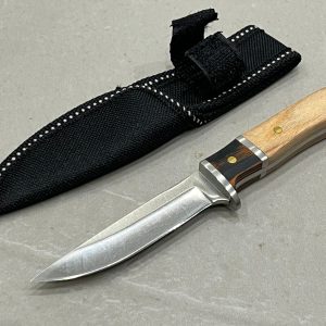 couteau droit 16 cm full tang acier 440 poli mitre coloree fourreau compact
