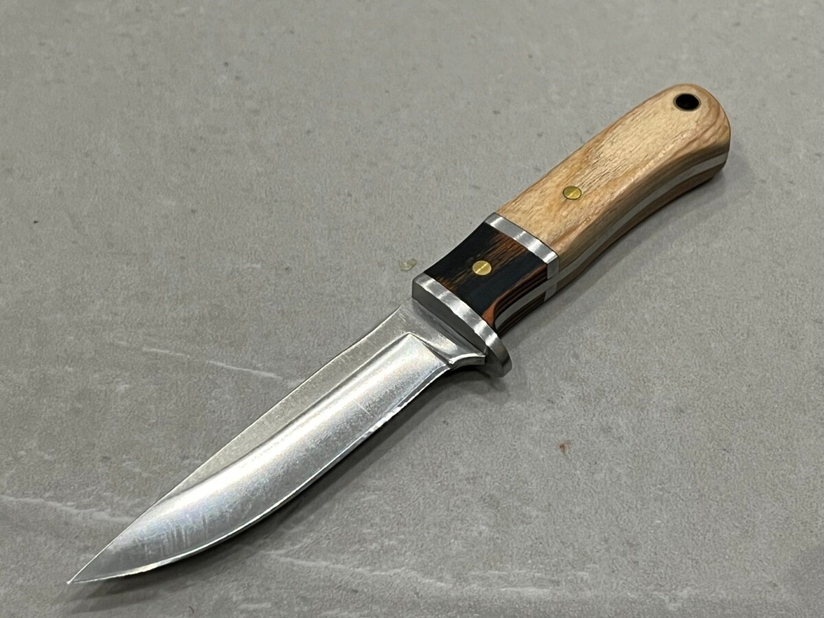 couteau droit 16 cm full tang acier poli mitre colorée