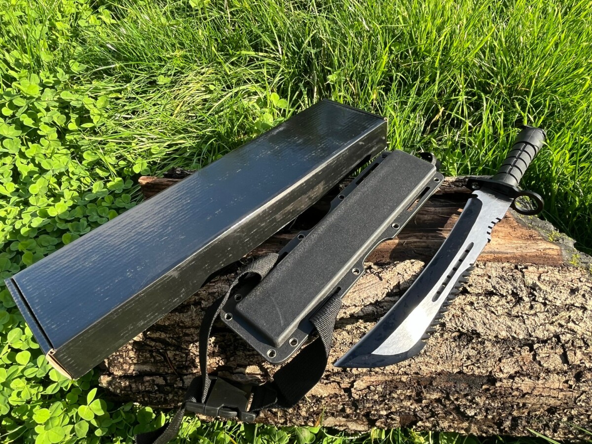baïonnette massive design brut 39cm acier 420HC manche G10 étui kydex ambidextre vue principale