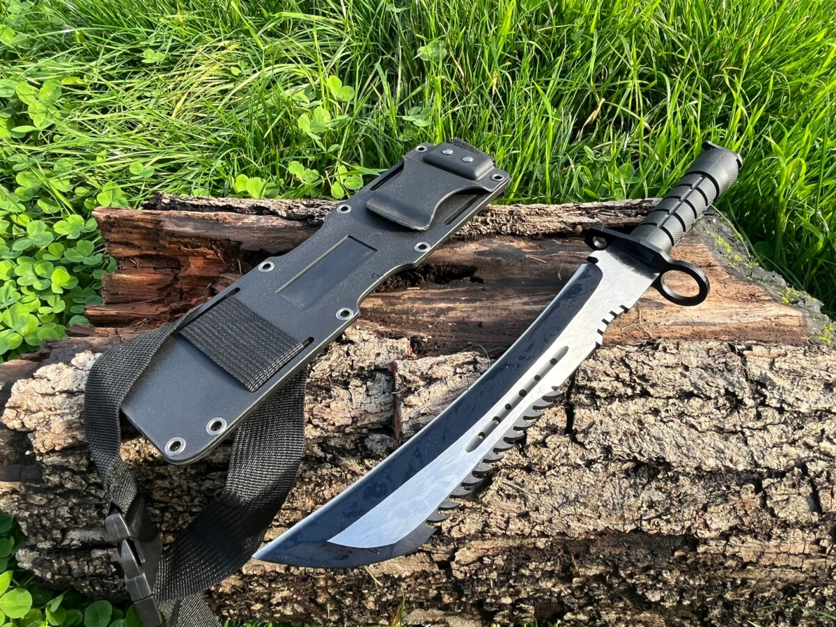 Baïonnette Massive & Design Brut étui kydex