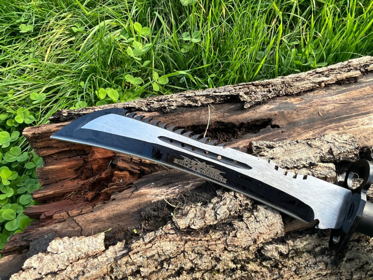 Baïonnette Massive & Design Brut étui kydex