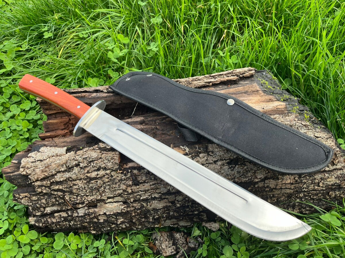 IMG_3297 machette à garde 54cm acier 5Cr15 full tang étui nylon
