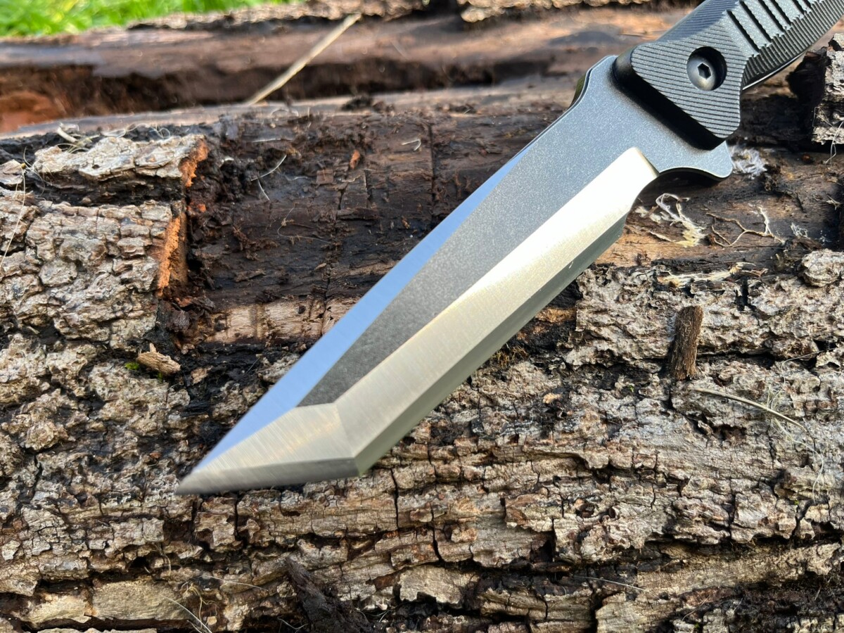IMG_3338 Couteau tactique PREDATOR lame tanto