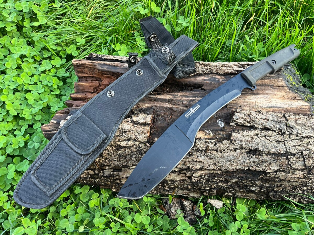 IMG_3356 machette bolo tactique acier 420HC lame 32cm étui nylon polyvalent LLF vue principale