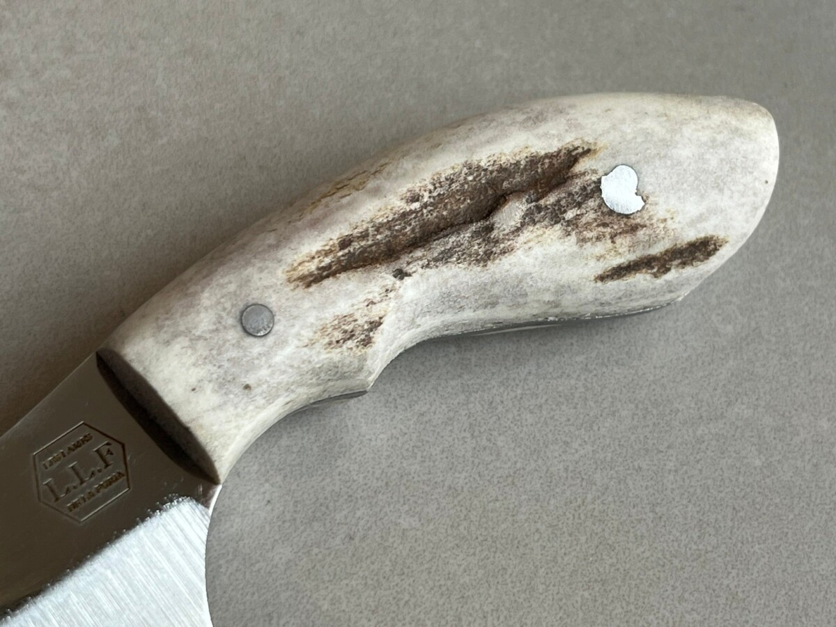 Couteau de dépèce forgé LLF manche bois de cerf série chasse
