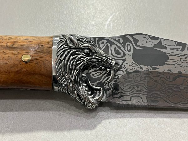Couteau Russe loup en garde