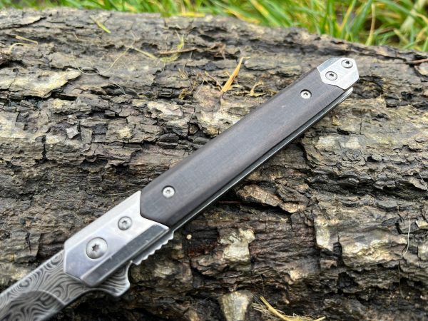 IMG_4252 Couteau à Ouverture Assistée acier M390 Type Stiletto bois de noyer - Lame Tanto