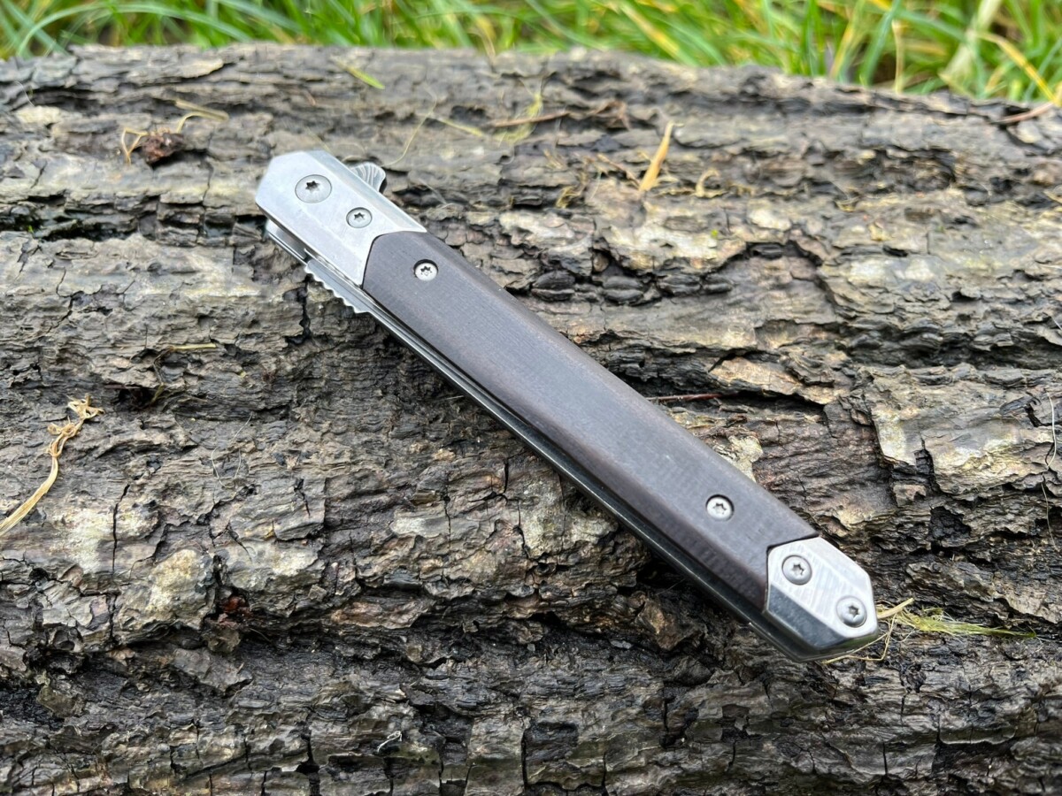 IMG_4255 Couteau à ouverture assistée acier M390 type Stiletto bois de noyer – Lame Tanto