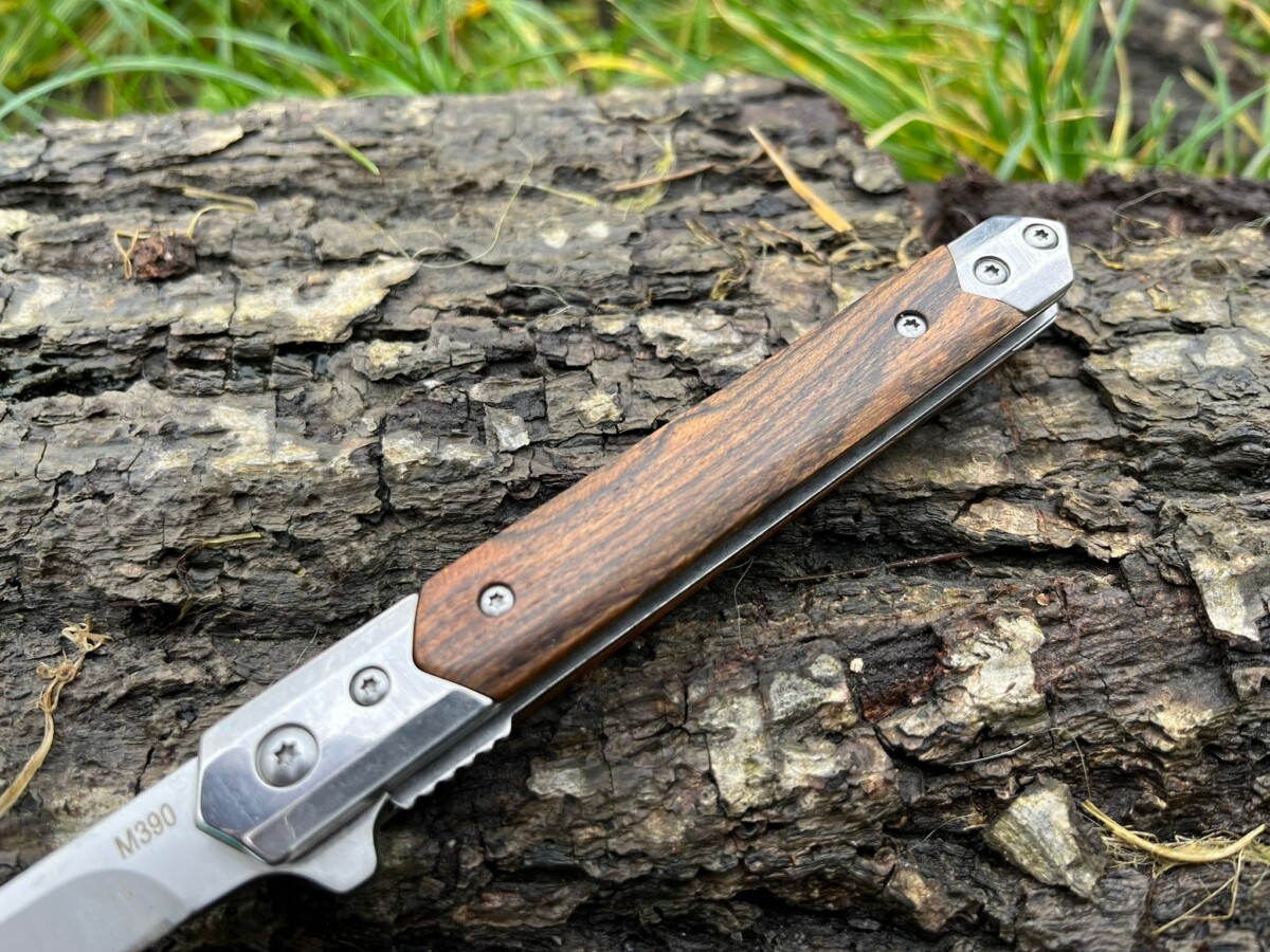 Couteau à Ouverture Assistée acier M390 Type Stiletto bois de rose- Lame Tanto