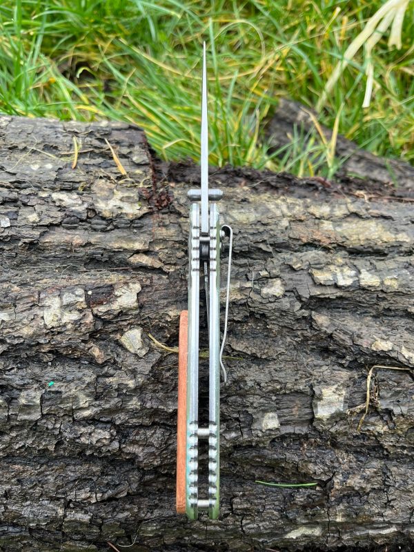 IMG_4325 Couteau EDC Asymétrique – Bois d’Olivier & Acier - 20 cm