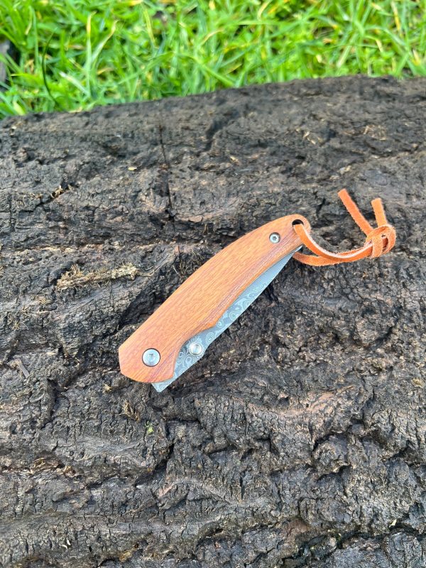 Couteau pliant Damas VG10 – Guillochage dorsal – Palissandre