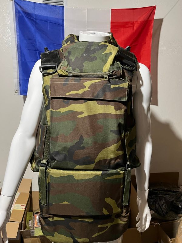 IMG_6641 Gilet de protection NIJ3 woodland italien taille L/XL + 5 plaques NIJ3+