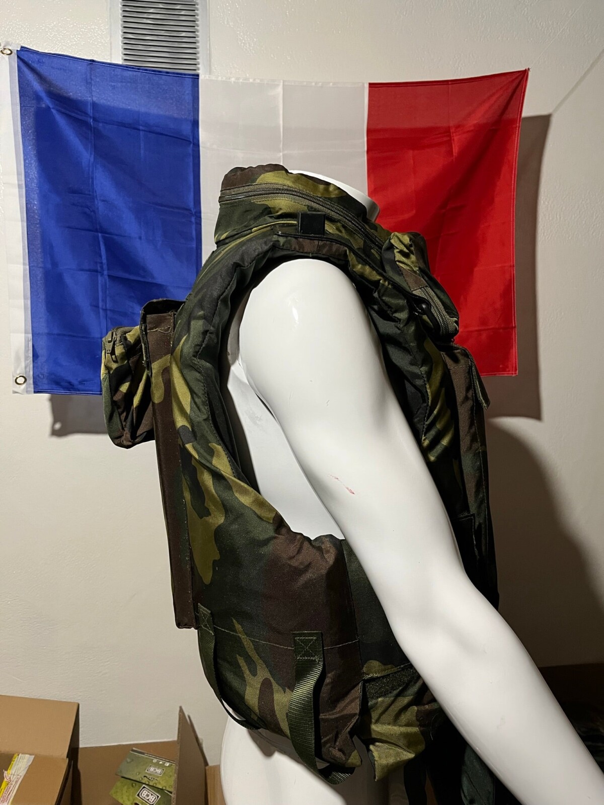 Gilet de protection NIJ3 woodland italien taille L/XL + 5 plaques NIJ3+