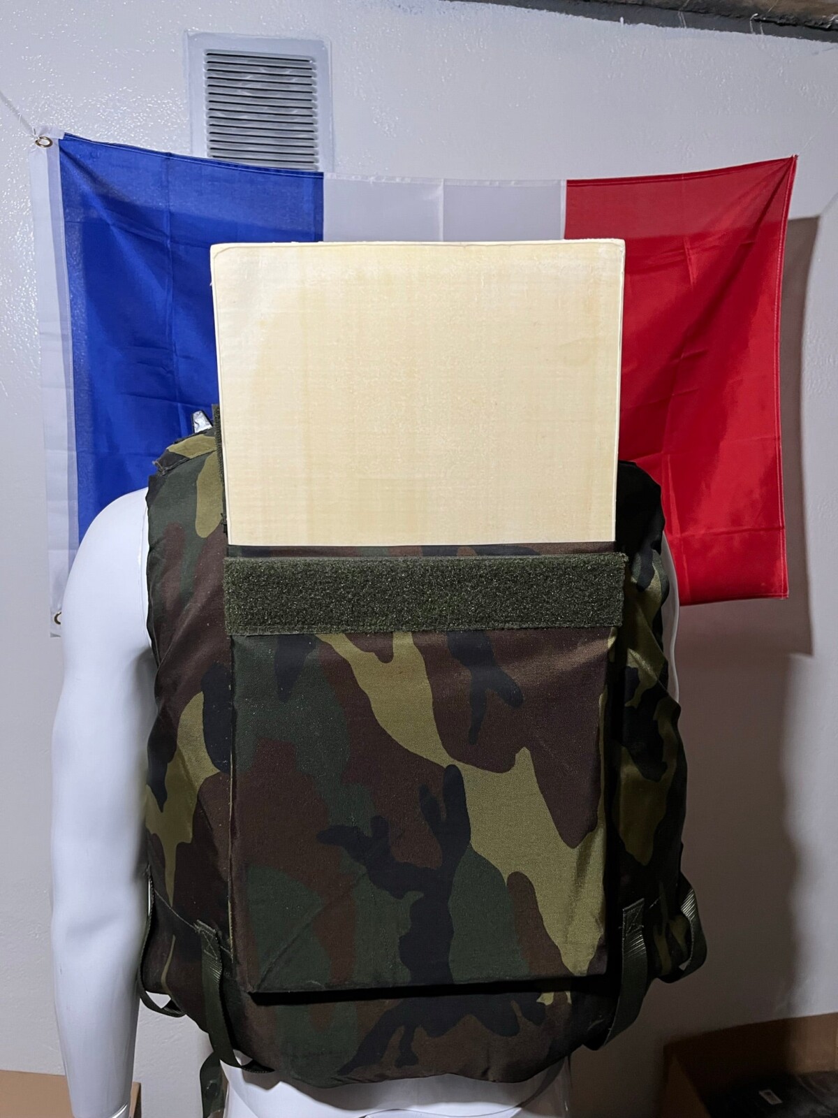 Gilet de protection NIJ3 woodland italien taille L/XL + 5 plaques NIJ3+